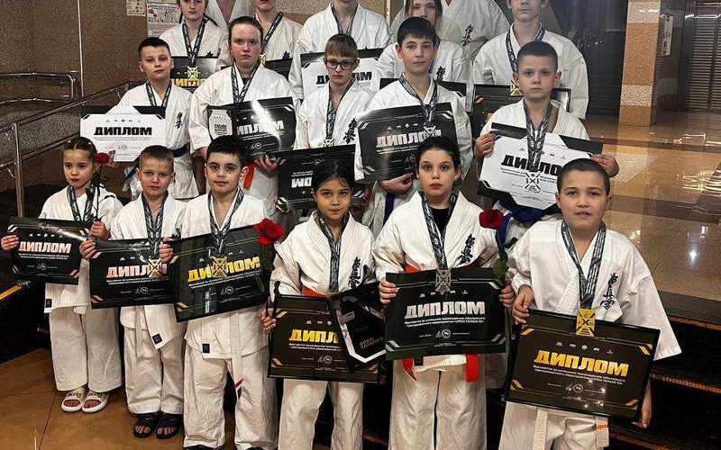 Колымские каратисты достойно представили регион на межрегиональных соревнованиях в Хабаровске